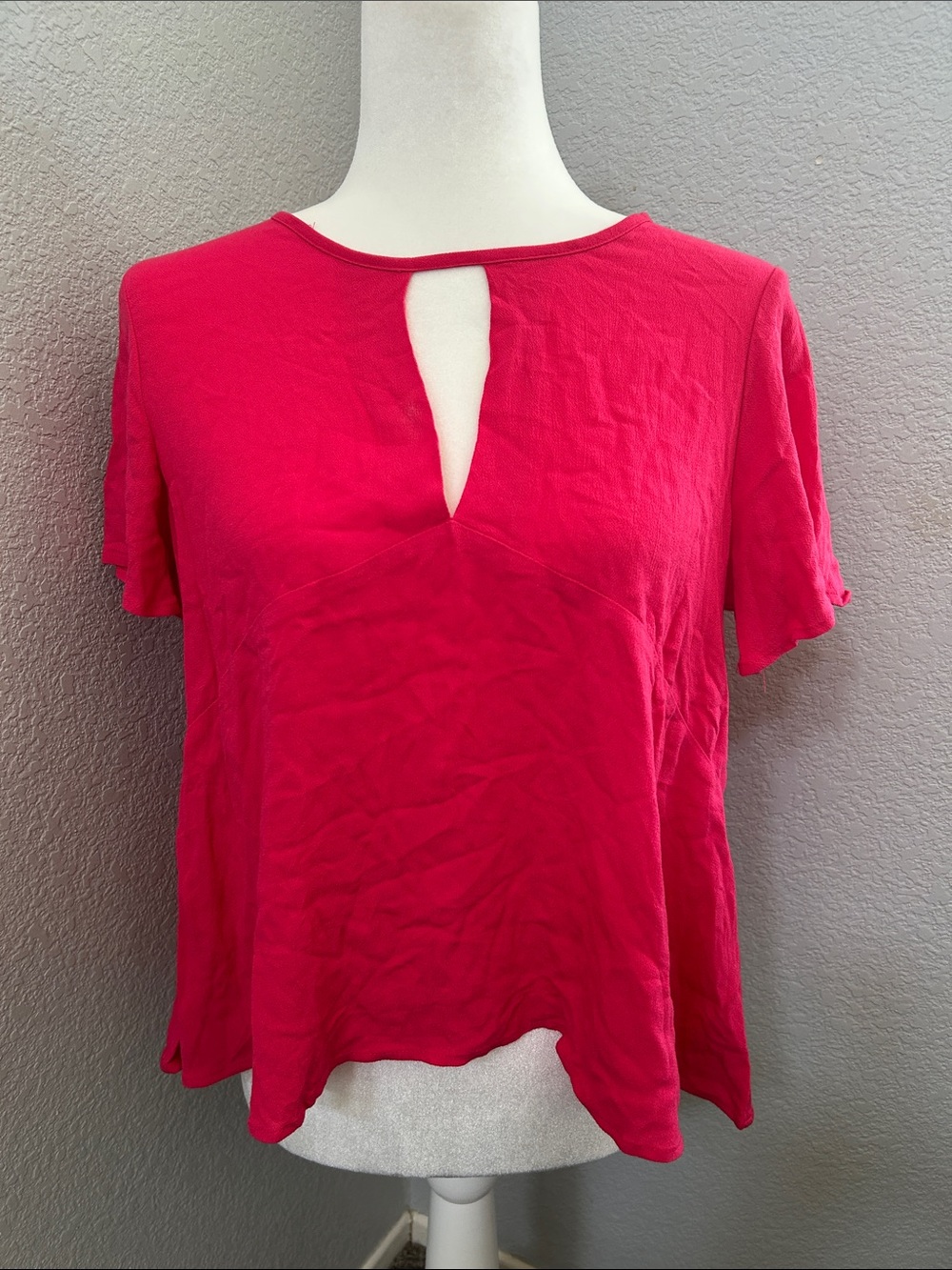 Lush Hot Pink Keyhole Short Sleeve Top